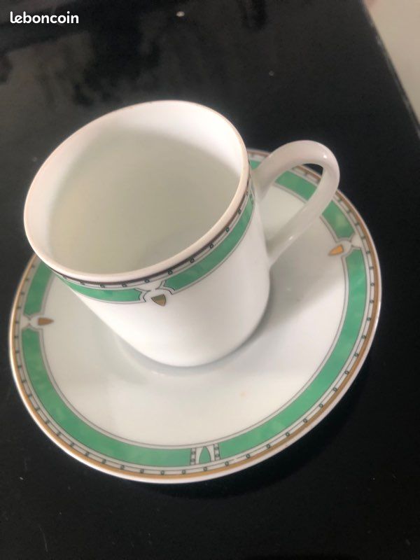 Tasse en porcelaine de Limoges (image 5)