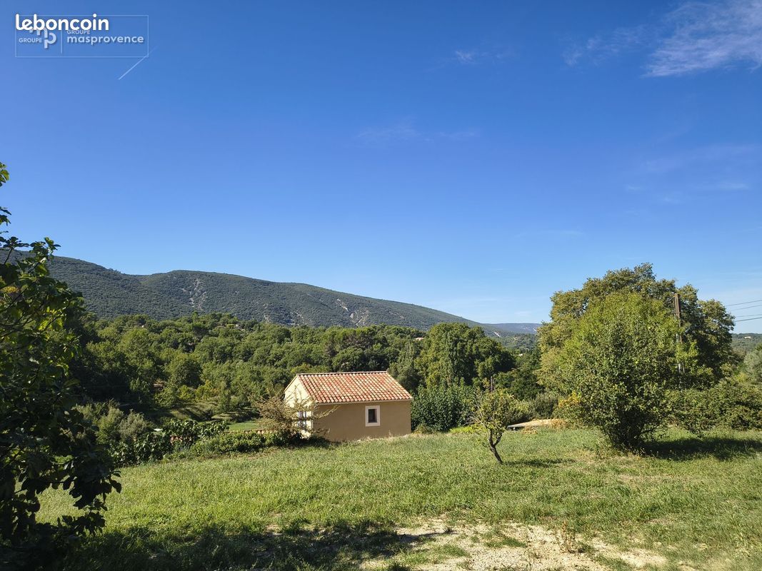Terrain 990 m² · à Bonnieux · 445 000 €
