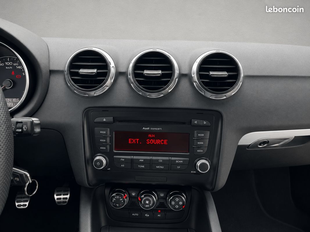 Audi TT 1.8 TFSI 160ch SLine (image 11)