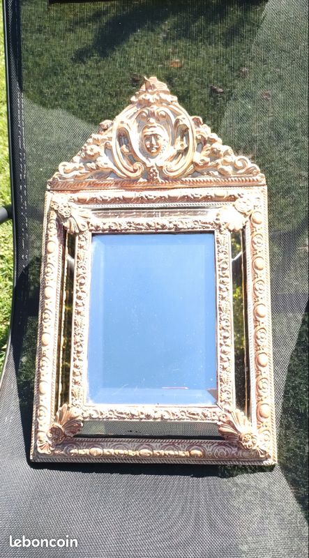 Miroir Biseauté à Parecloses style Napoléon III, à 5 glaces, XIXème. En laiton repoussé sur support en bois. Stylé Victorien/Baroque, Rocici, Shabby-chic - Dim 55 x 32,5 cm (image 8)