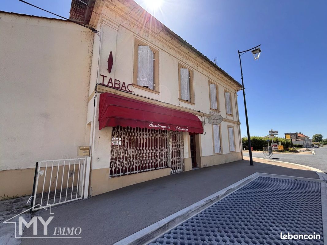 Maison 8 pièces 179 m² · à Saint-Pey-de-Castets · 179 m² · 199 000 €