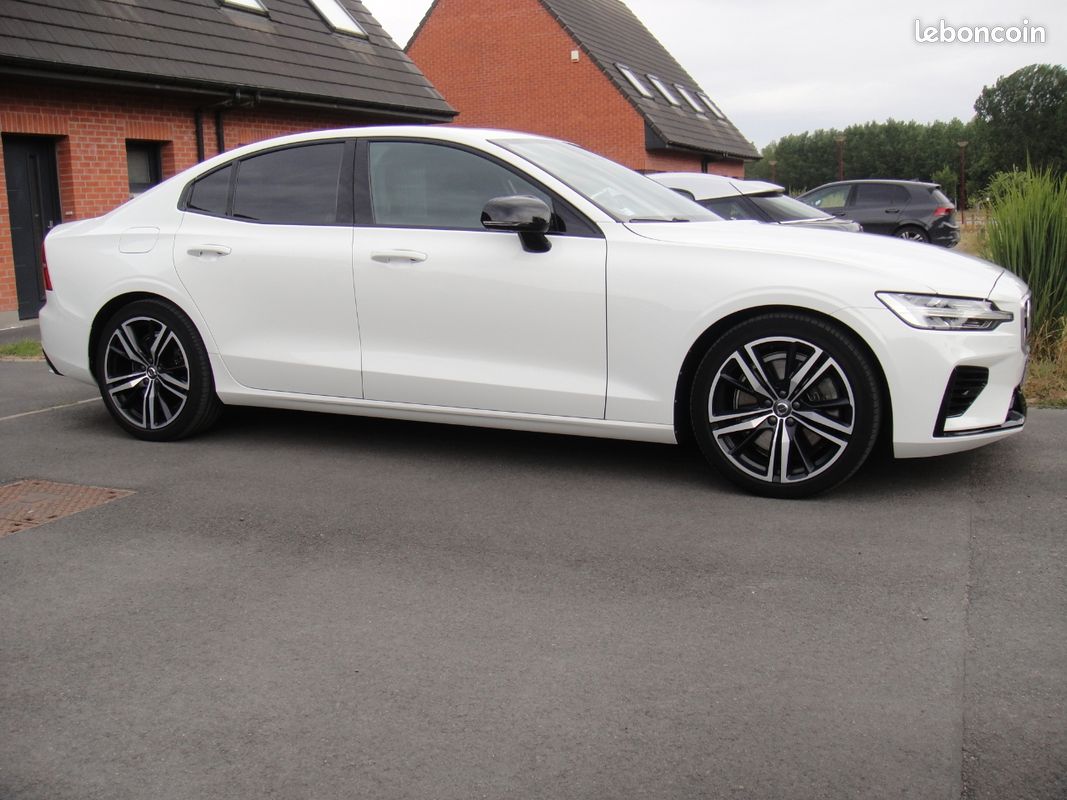 VOLVO S60 T8 Twin Engine 303 + 87ch R-Design Geartronic 8 (image 4)