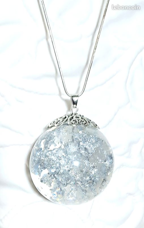 Pendentif Vintage Argenté Avec Cristaux Diamant - Chaîne Ronde Relief, Bijou Fantaisie Femme, état Impeccable