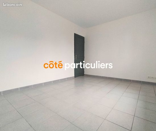 https://img.leboncoin.fr/api/v1/lbcpb1/images/ef/2c/5b/ef2c5b80f9302921c550682a5db07cbf25f635ca.jpg?rule=ad-image