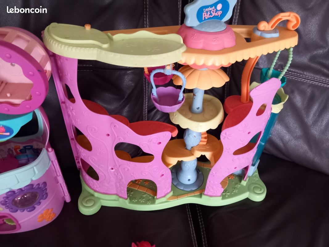 Lot 20€ marque Petshop :1 maison+1 voiture+2 personnages+donne 1 véhicule