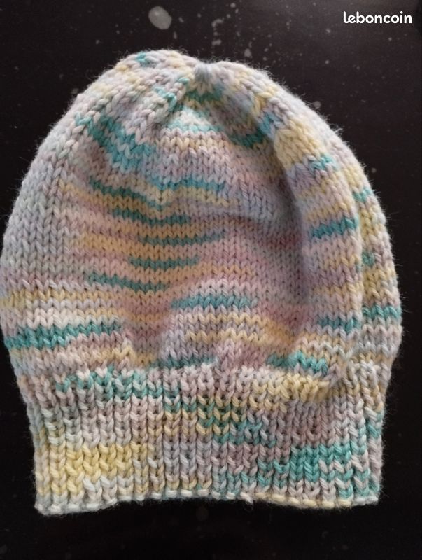 Bonnet en laine taille 2/4 ans (image 1)