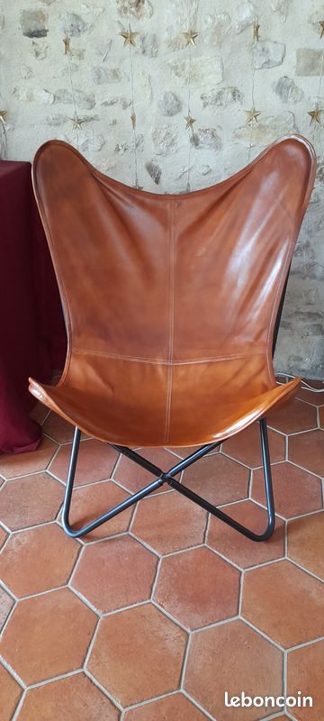 Fauteuil papillon cuir fauve TBE (image 1)