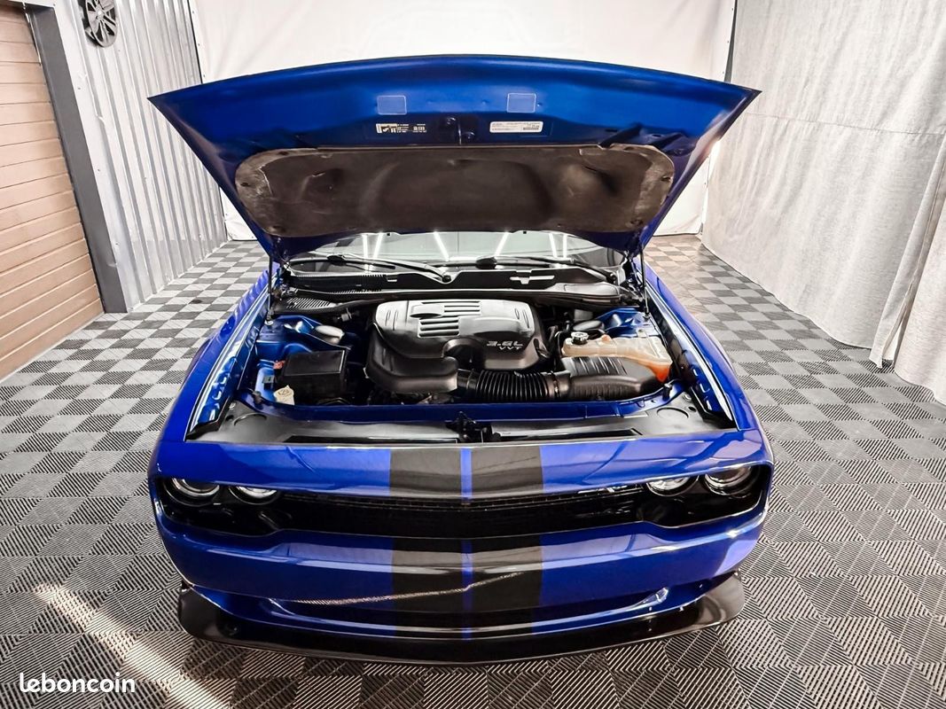 Dodge CHALLENGER Widebody Look V6 3.6 306 ch – CarPlay – Caméra – Cuir (image 6)