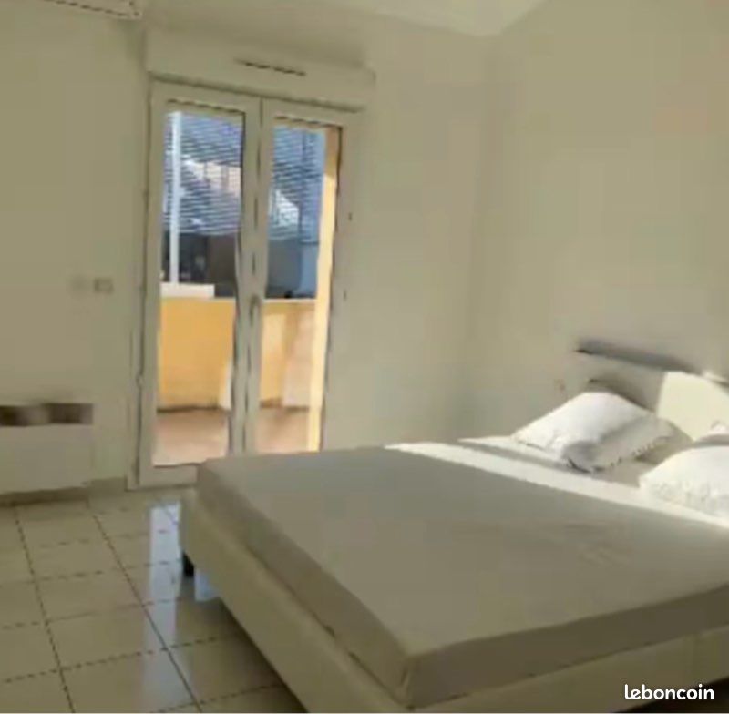 Maison 4 pièces 115 m² · à Nîmes · 115 m² · 1 400 €