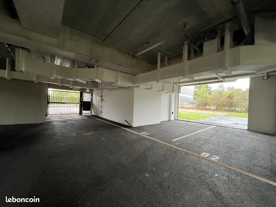 Parking 15 m² · à Saint-Herblain · 15 m² · 95 €/mois
