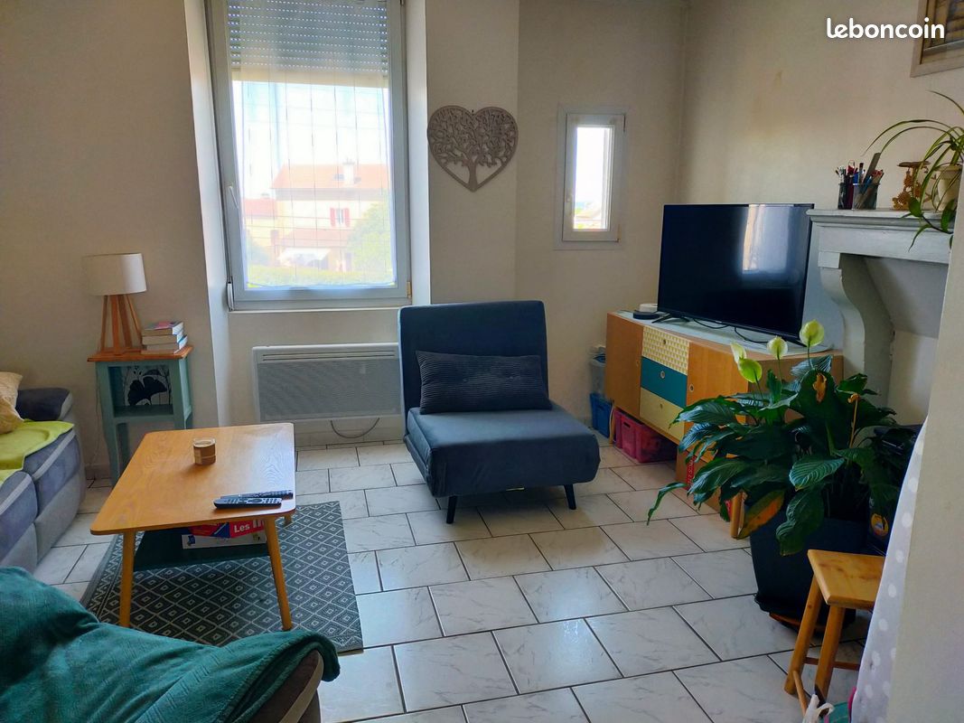 Appartement 3 pièces 65 m² · à Chaumont · 65 m² · 450 €