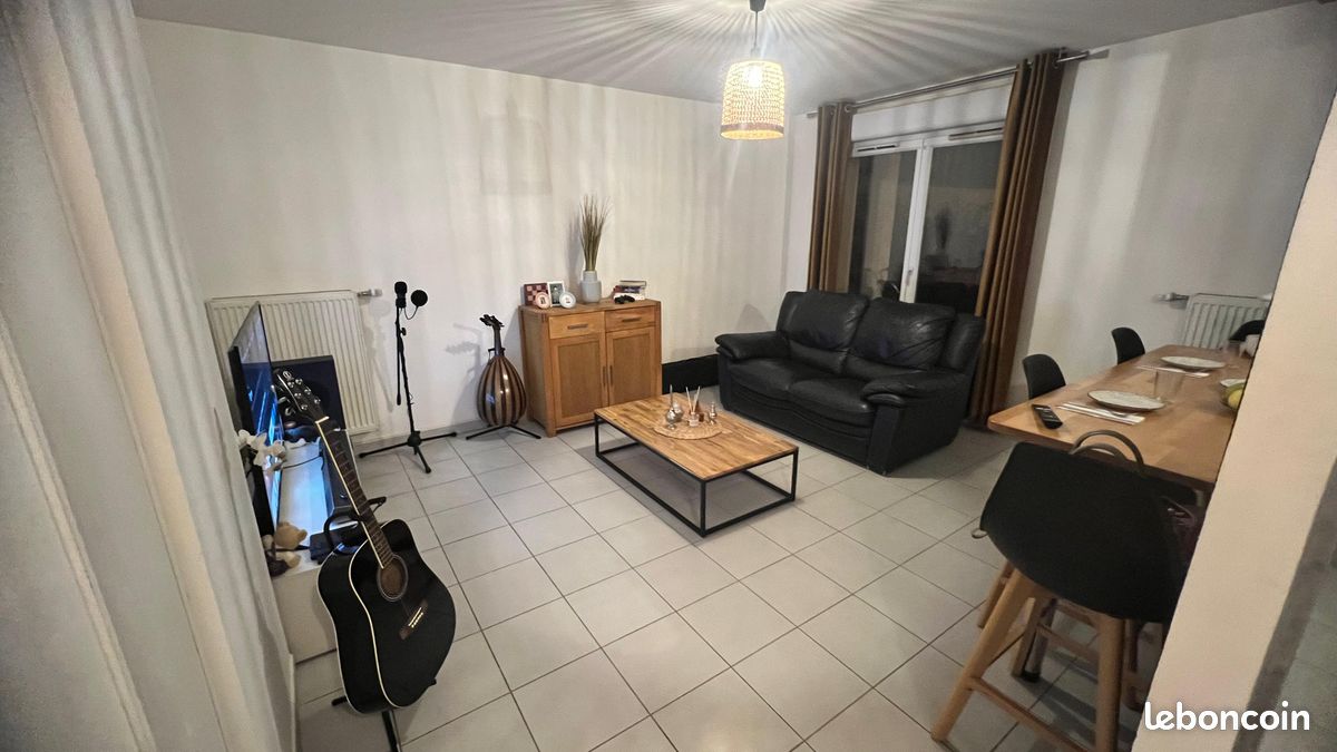 Appartement 2 pièces 42 m² · à Évry-Courcouronnes · 42 m² · 980 €