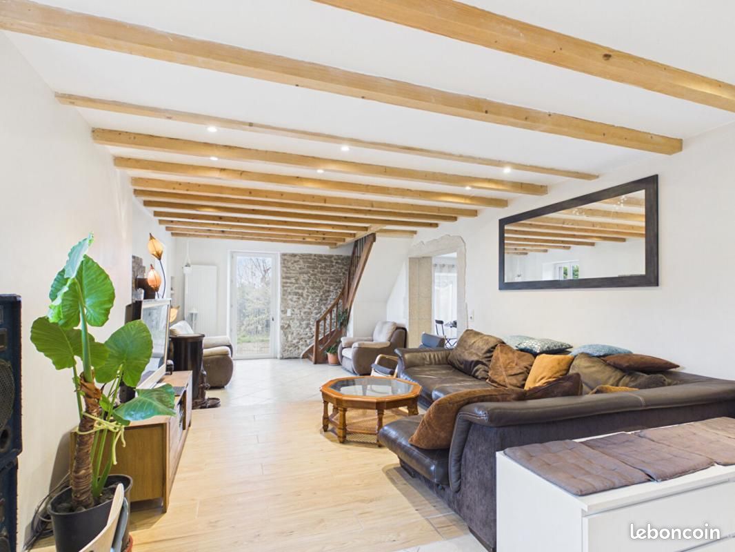 Maison 9 pièces 170 m² · à Challonges · 170 m² · 395 000 €