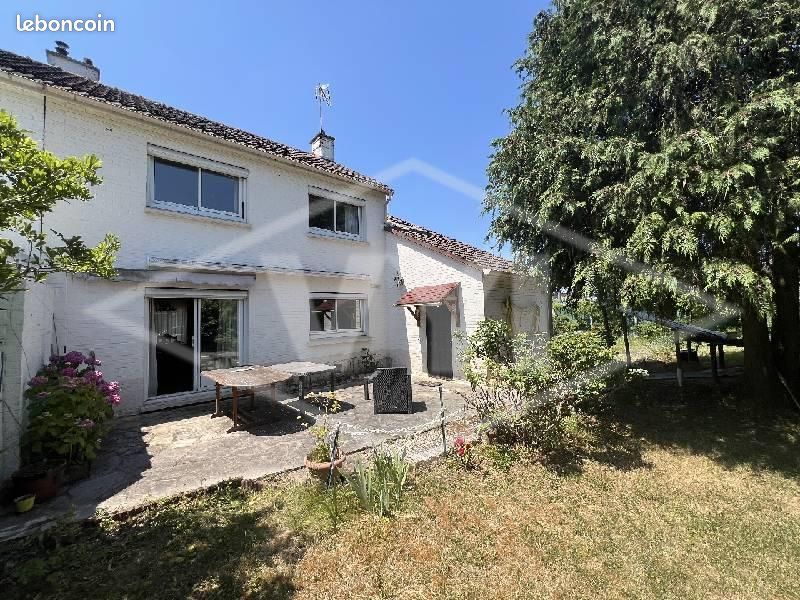 Maison 6 pièces 100 m² · à Combs-la-Ville · 100 m² · 299 900 €