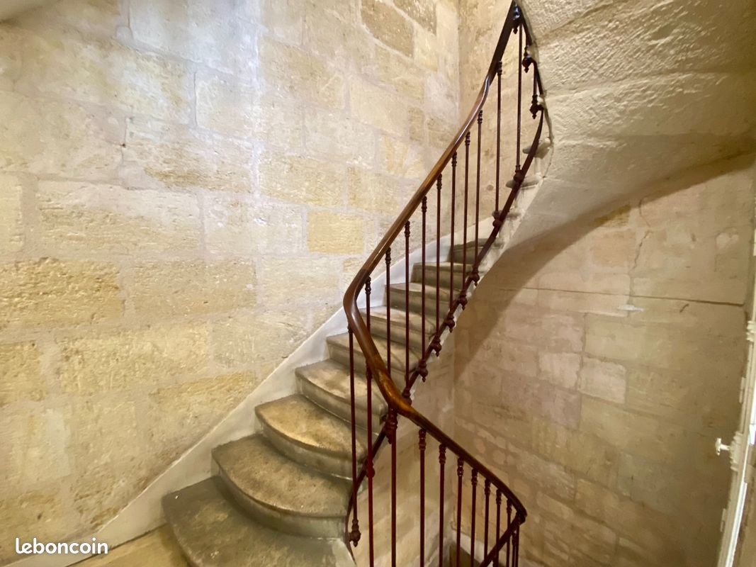 Studio 1 pièce 18 m² - Bordeaux 33000 (image principale 0)
