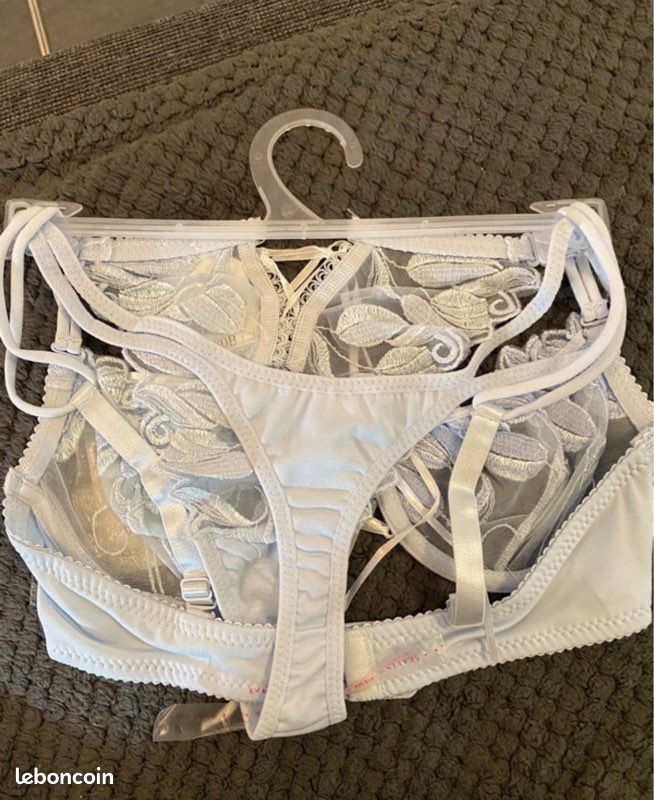 Ensemble Lingerie String Gris - Soutien-gorge Balconnet 80B + String - Marque Haixia - Neuf Avec étiquettes