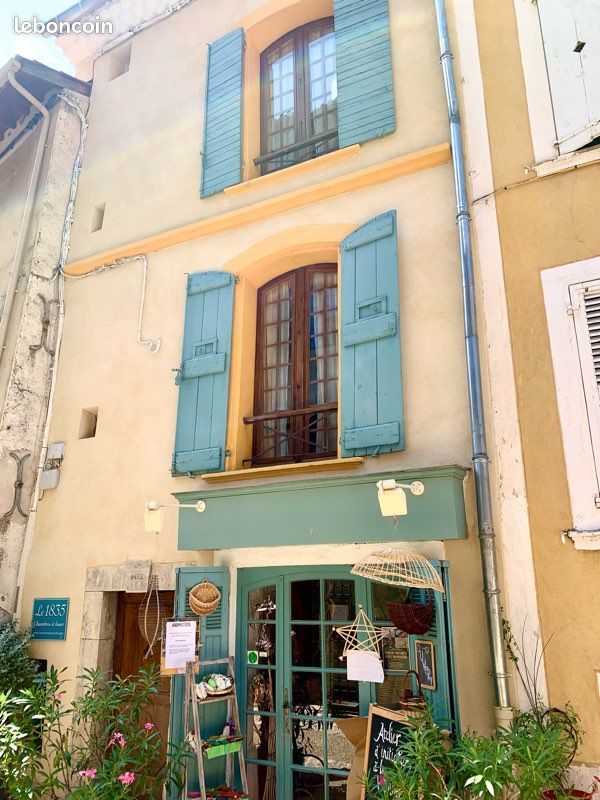 Immeuble 4 pièces 80 m² · à Moustiers-Sainte-Marie · 80 m² · 330 000 €