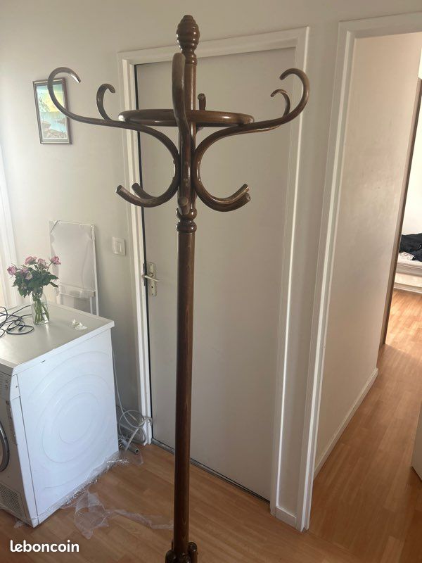 Porte manteau en bois (image 1)