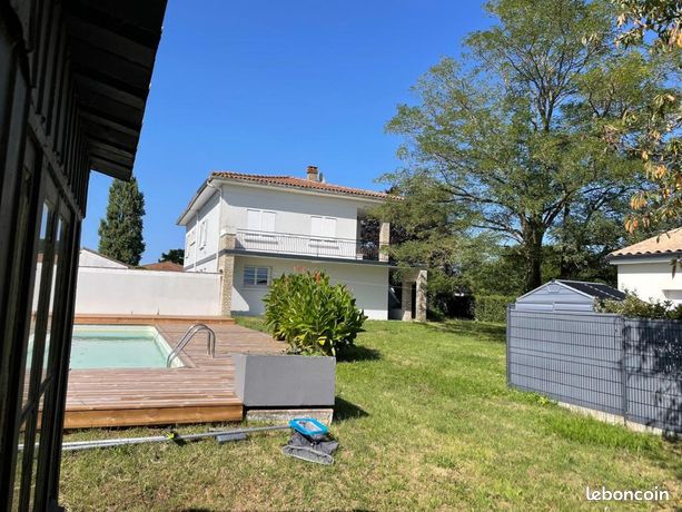 Villa 9 pièces 244 m²