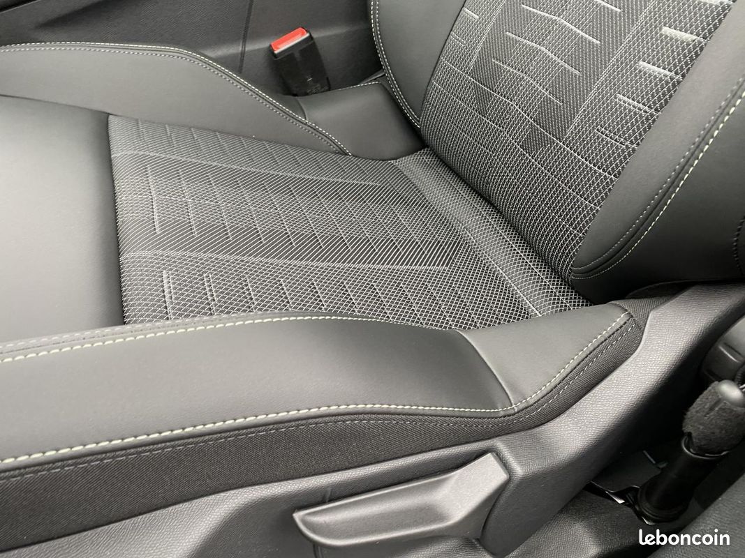 Peugeot 5008 iii 1.2 hybrid 145 gt e-dcs6 (image 7)