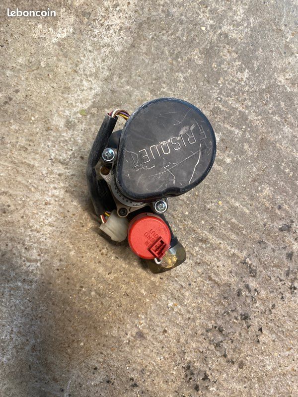 Frisquet Moteur v4v avec corps de vannes et capteurs de pression (image 1)