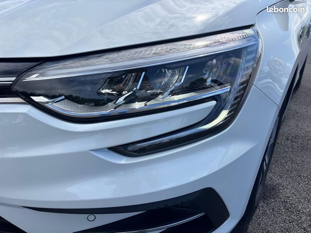 RENAULT MEGANE IV 1.5 Blue dCi 115 BERLINE Evolution PHASE 2 (image 26)