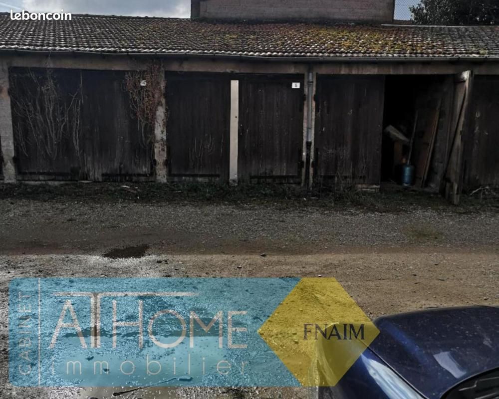 Parking Unieux · 50 €/mois