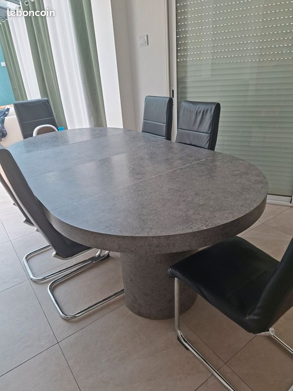 Table et chaises (image 3)