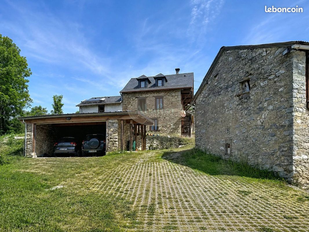 Maison 5 pièces 102 m² · à Massat · 102 m² · 280 000 €