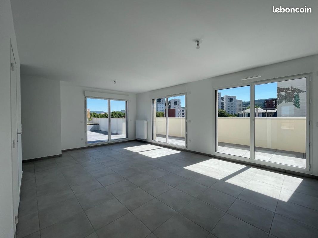 Appartement 5 pièces 104 m² · à Clermont-Ferrand · 104 m² · 1 199 €/mois