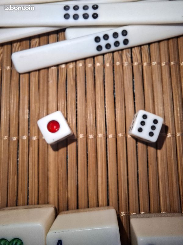 Petit Jeu de Mahjong - VVIKIZY - Traditionnel - 144 Pièces - Sac de Rangement - Dés Inclus