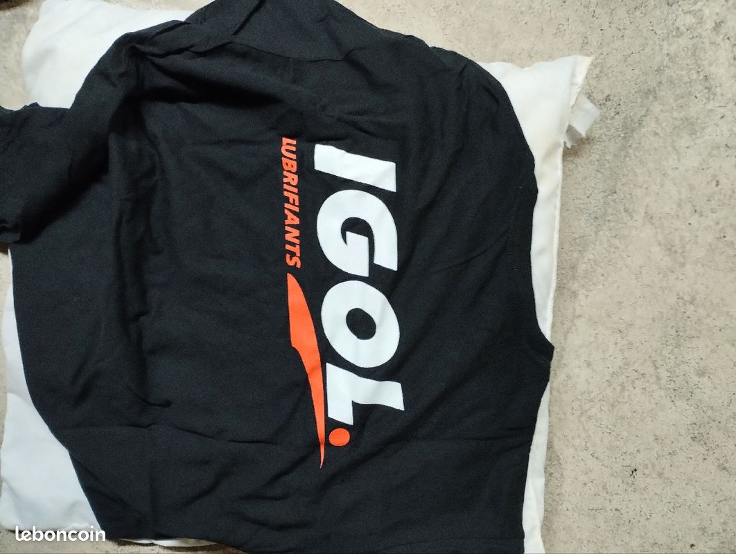 Vends Polo bleue manche longues et t-shirt noir manches courtes igol (image 1)