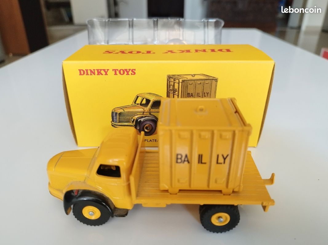 Berlier camion plateau avec container Bailly (image 1)