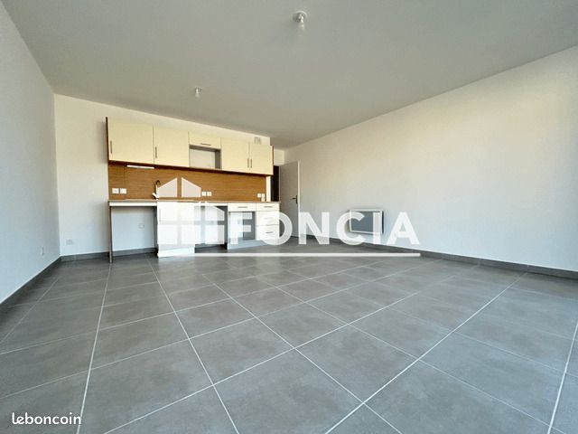Appartement 3 pièces 65 m² · à Port-Saint-Louis-du-Rhône · 65 m² · 760 €/mois