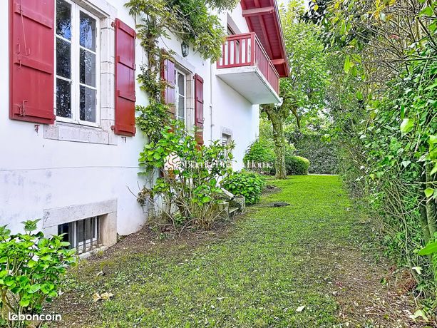 Maison 11 pièces 353 m²