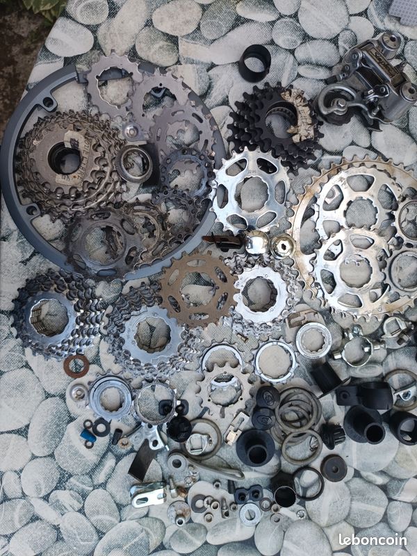 Lot pièces vélos (image 1)