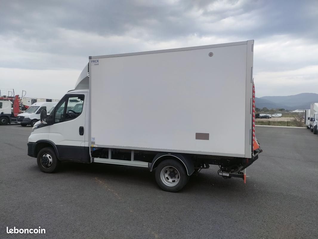 Iveco Daily CHASSIS CABINE FRIGO 12M3 160 CV ROUES JUMELEES HAYON CAISSE CAZAUX GROUPE THERMOKING... (image 4)