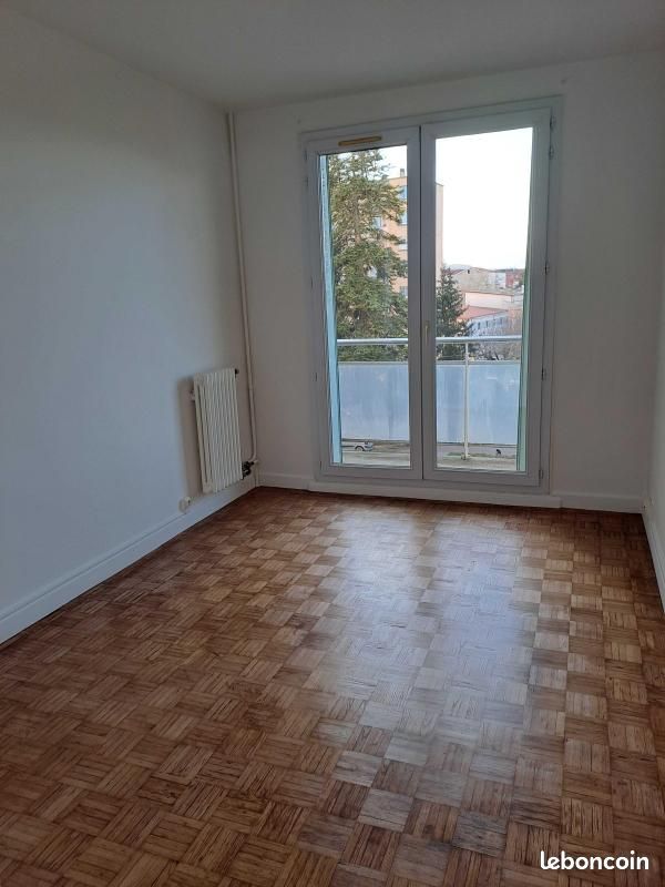 Appartement a louer bourgoin-jallieu - 4 pièce(s) - 74 m2 - Surfyn