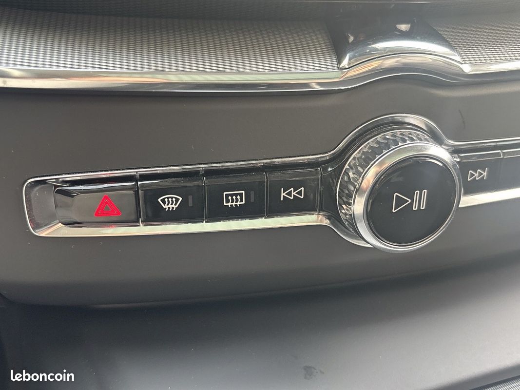 VOLVO XC60 B4 197 ch Geartronic 8 Plus Style Dark (image 22)