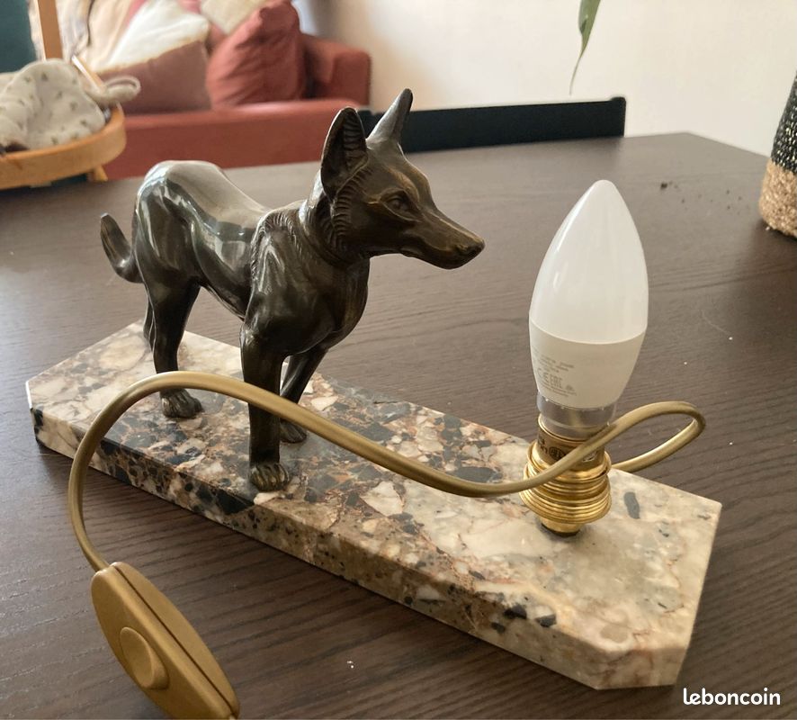 Lampe marbre chien (image 1)
