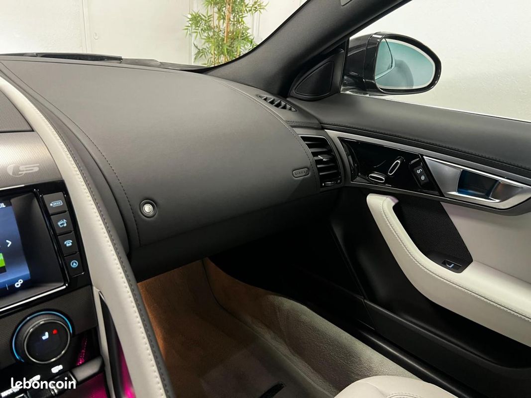JAGUAR F.TYPE Coupé 3.0 V6 S 380ch - 1°main - 22000km - Peinture spéciale (reflet violet) - Suivi Jaguar (image 21)