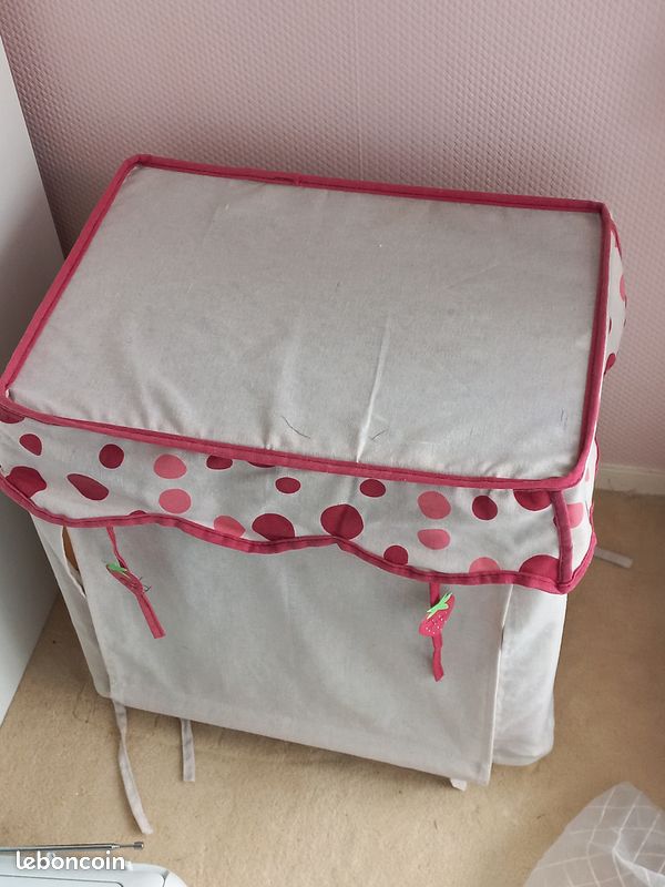 2 tables de chevet et 1 lampe de chevet enfant, thème Charlotte aux Fraises (image 3)