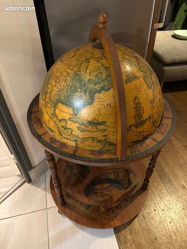 Globe (image 1)