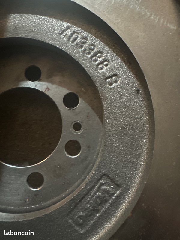 Volant moteur 1l5 dci (image 2)