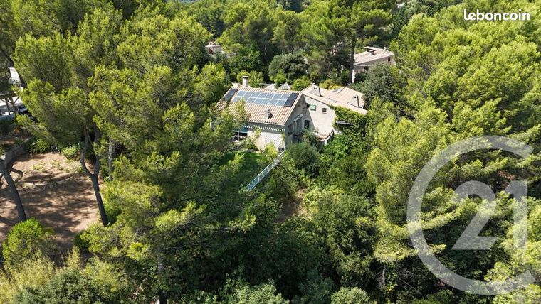 Propriété 5 pièces 207 m² — 11