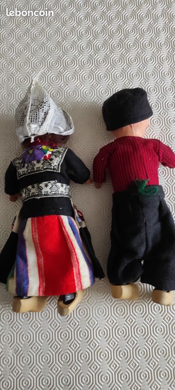 COUPLE DE POUPÉES folkloriques costume basque garçon/Fille en celluloïd Convert EUR 18,00 - FR