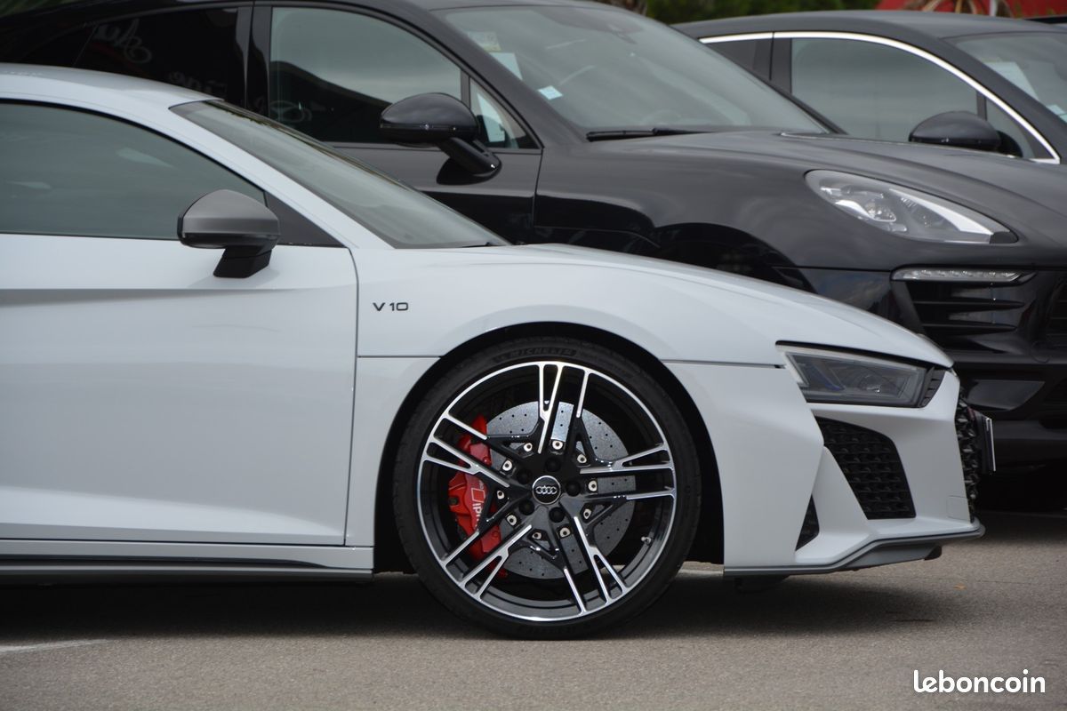Audi R8 620 CV V10 Performance LOA 1 299 Euros Par mois Sièges Recaro Carbon Interieur et Moteur Gris Suzuka V 10 (image 3)