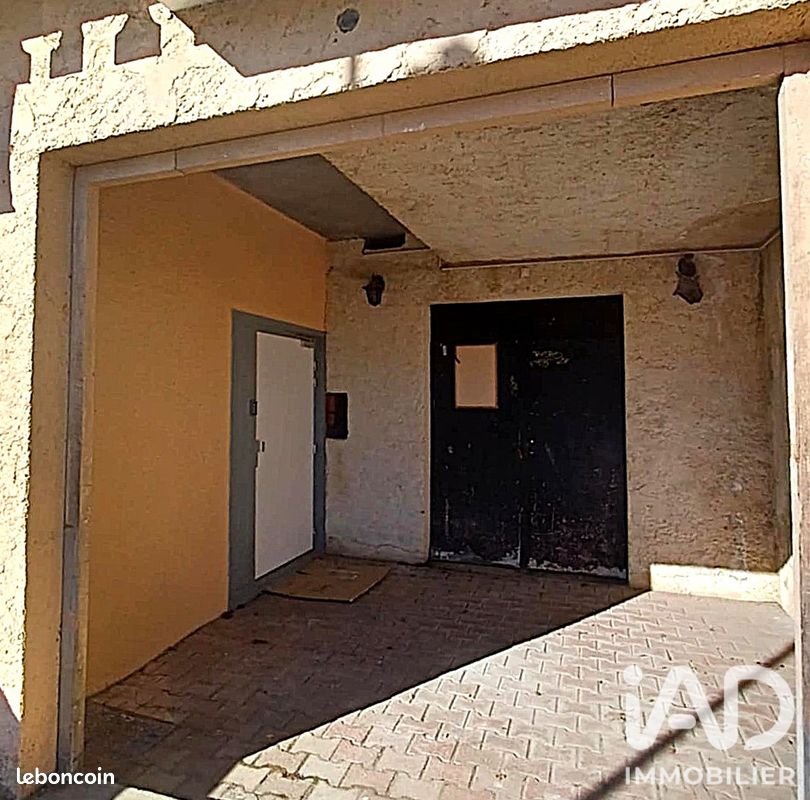 Parking 150 m² · à Auris · 150 m² · 10 500 €