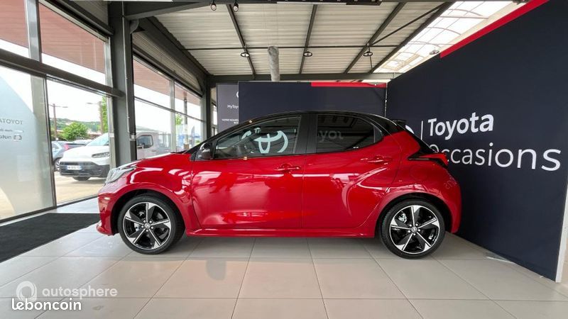 Toyota Yaris 130h Collection 5p MY26 (image 8)