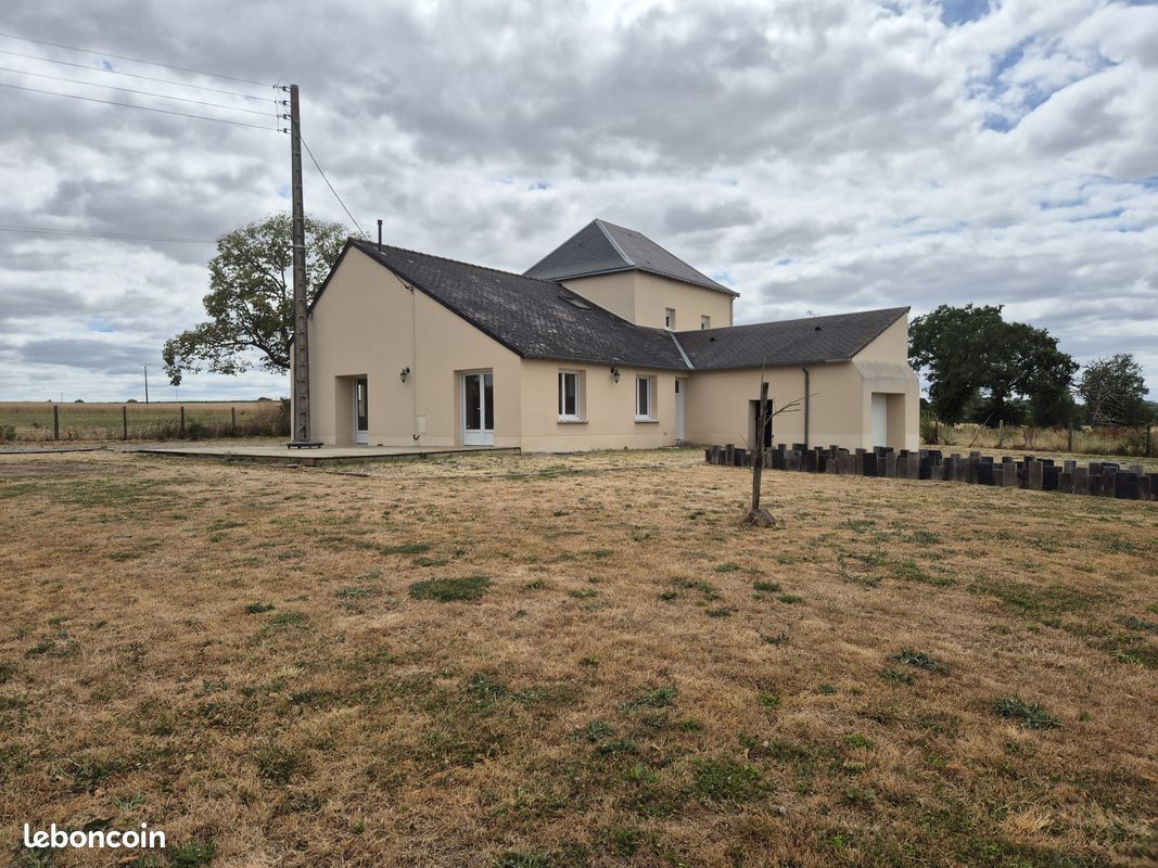 Maison 8 pièces 193 m² · à Sablé-sur-Sarthe · 193 m² · 1 250 €/mois